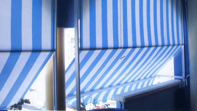 Tenda T/4 la tenda da sole per balconi battuti dal vento